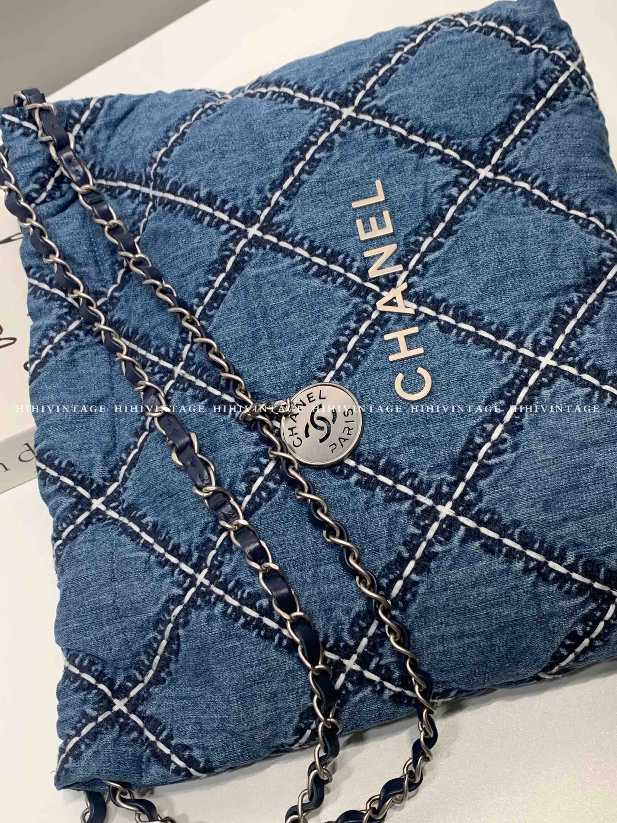 99新 Chanel/香奈儿 HIHI/24P牛仔格纹中号22bag芯片/12542342