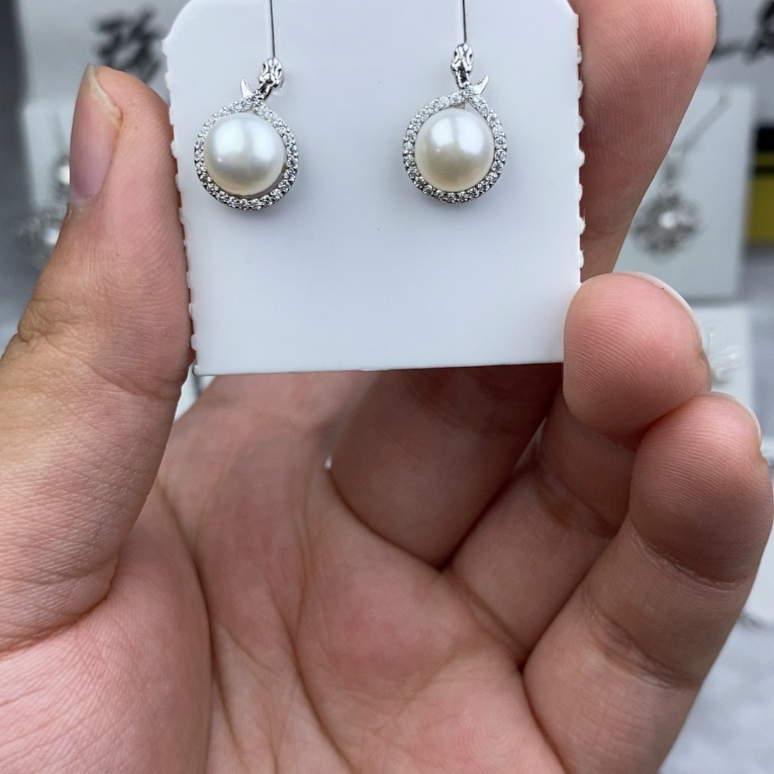 淡水珍珠耳饰未镶嵌