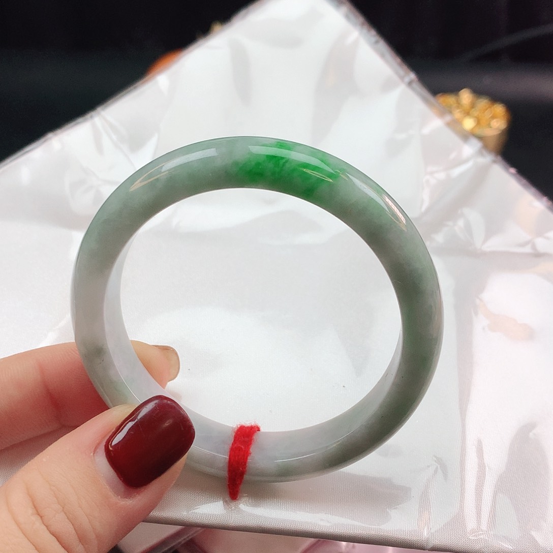 翡翠手镯未镶嵌正圈500238