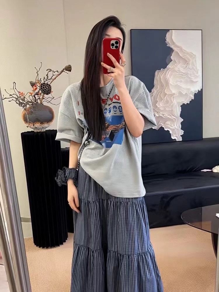 2025春夏季新款韩系休闲慵懒风灰色印花字母T恤半身裙松紧腰套装