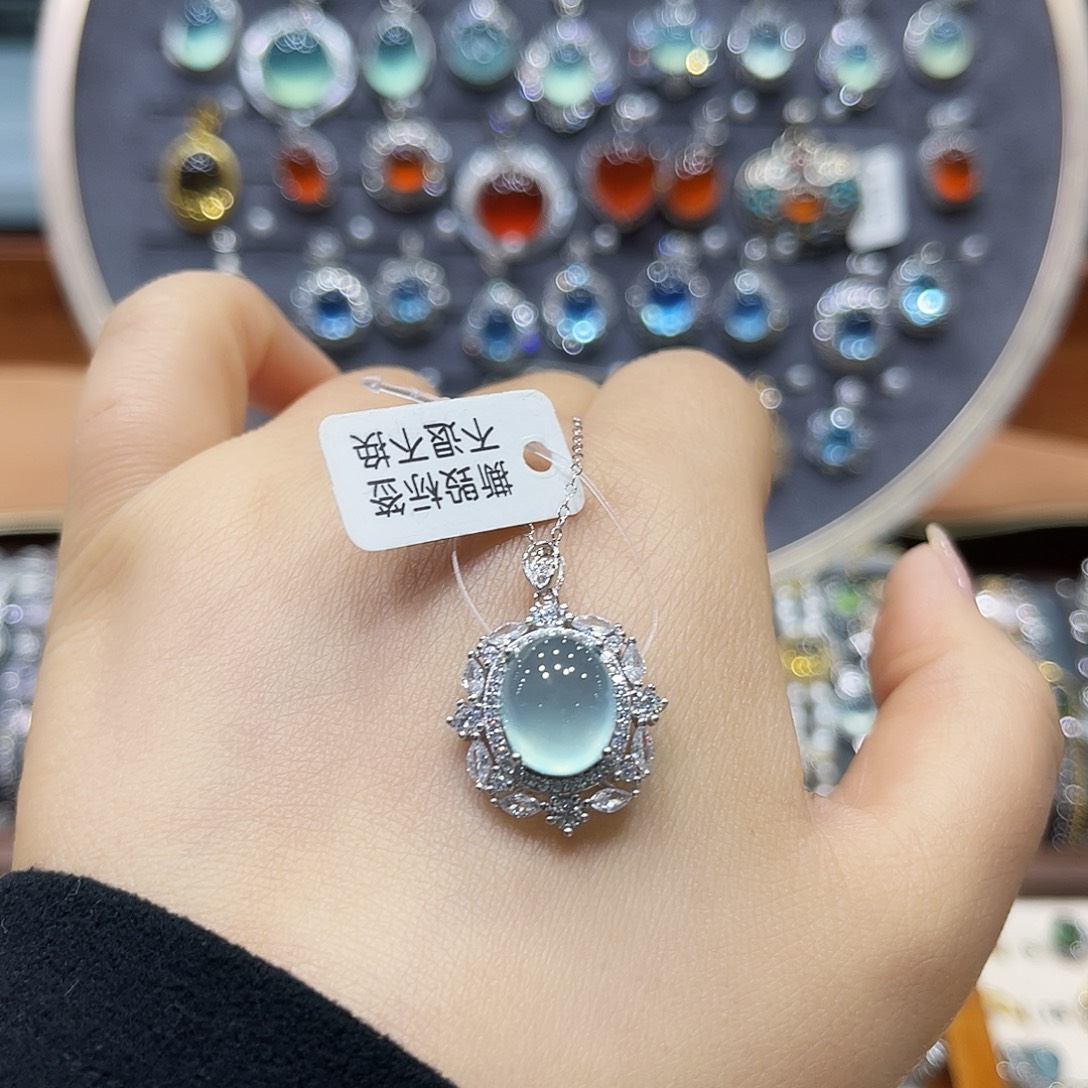 ****.蛇纹石玉银S925镶嵌颈饰