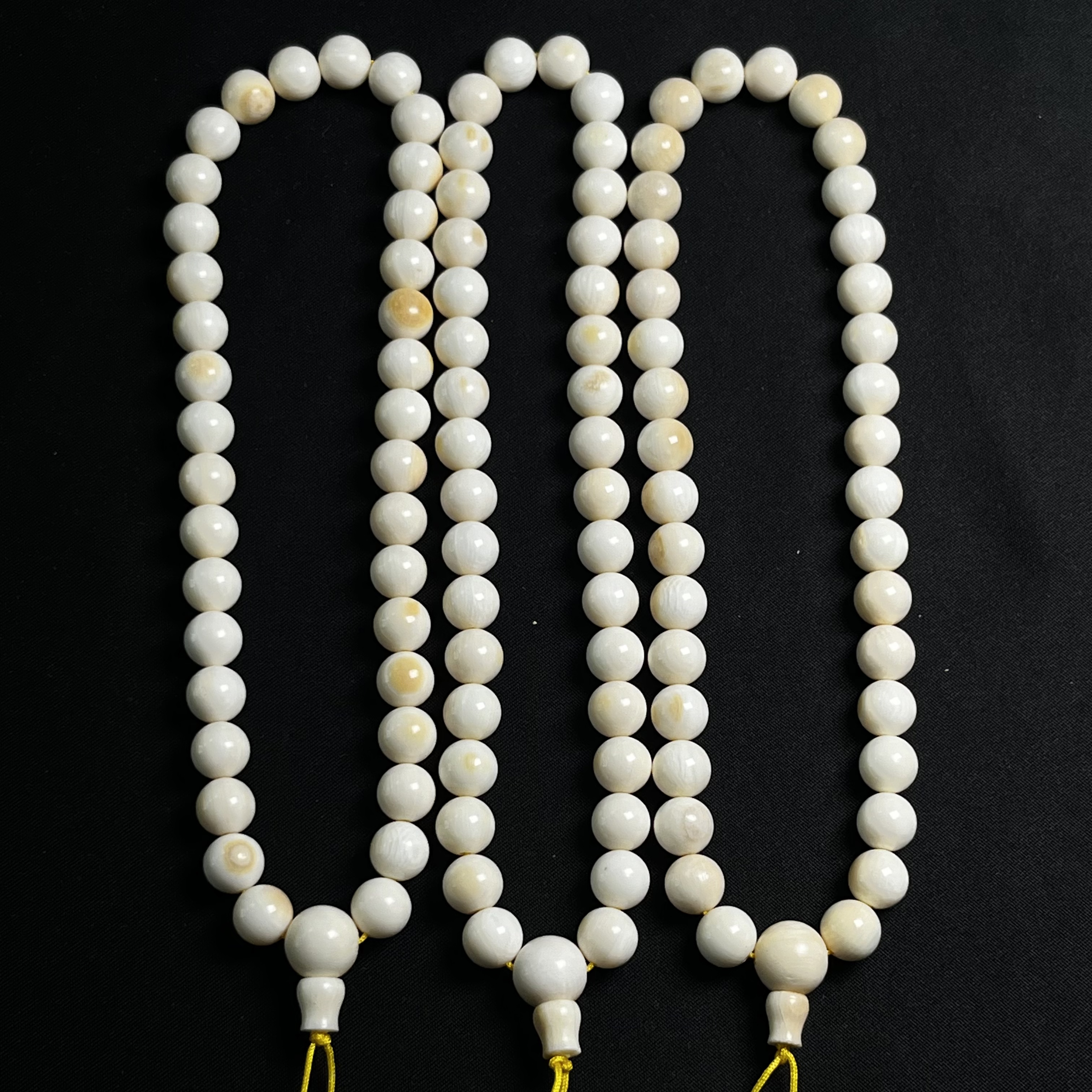 PQ030 精选白冰圆珠手持 只做天然猛犸牙 约珠径8mm