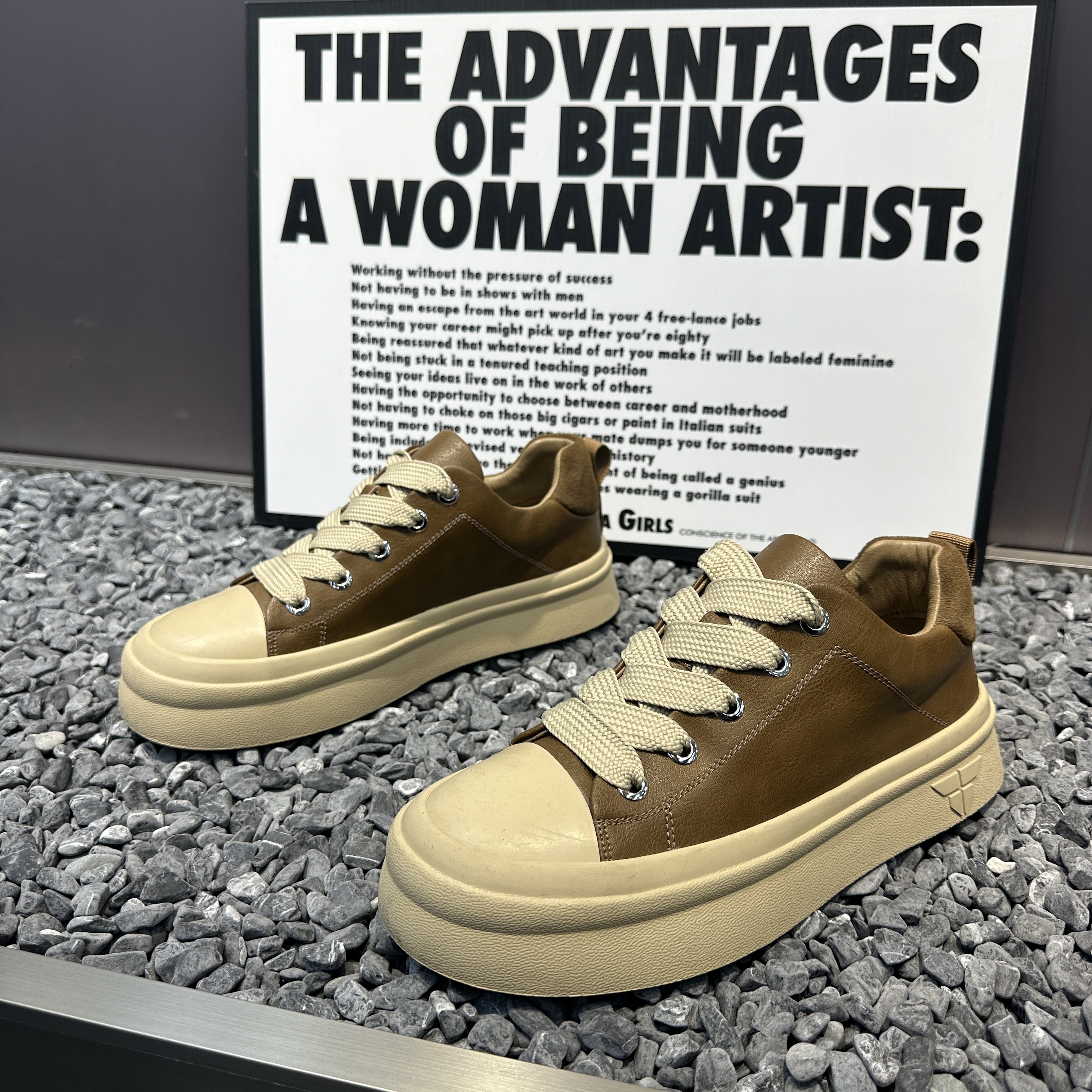 2025广州CBD春季纳帕软皮时尚个性男鞋舒适百搭板鞋潮鞋潮流韩版