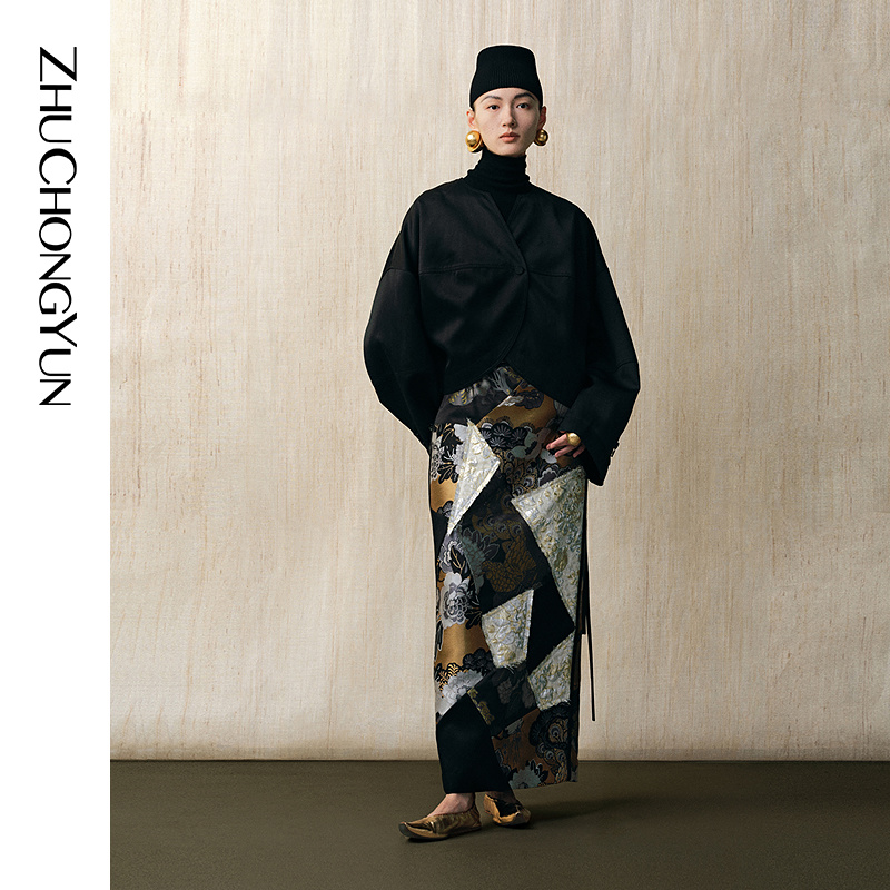 【繁花春貌】ZHUCHONGYUN2025春新款重工提花直筒半身裙C1FZ13652