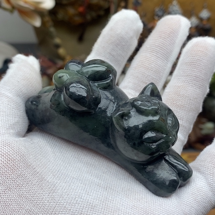 未镶嵌岫岩河磨玉（透闪石质玉）挂件