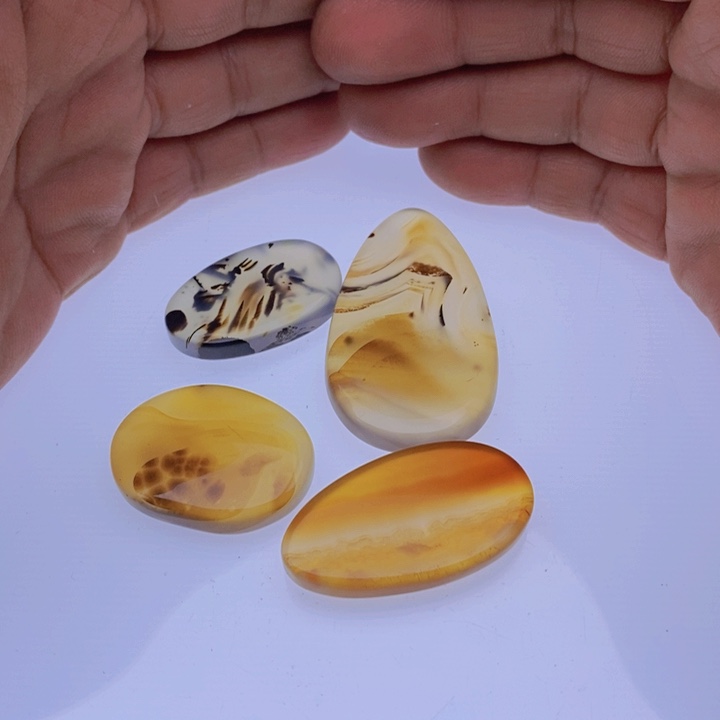 玛瑙/玉髓颈饰未镶嵌丫**?