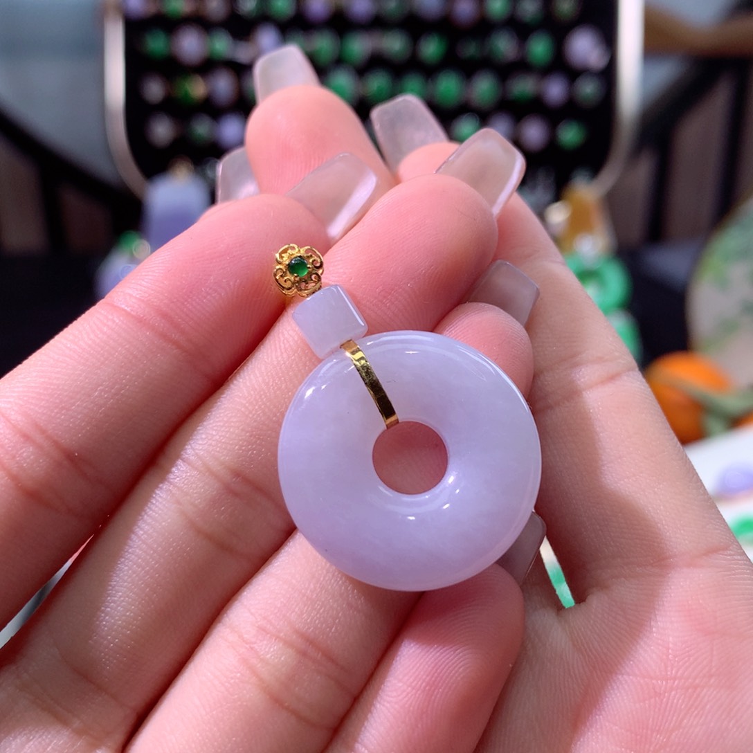 翡翠颈饰18K金镶嵌翡翠