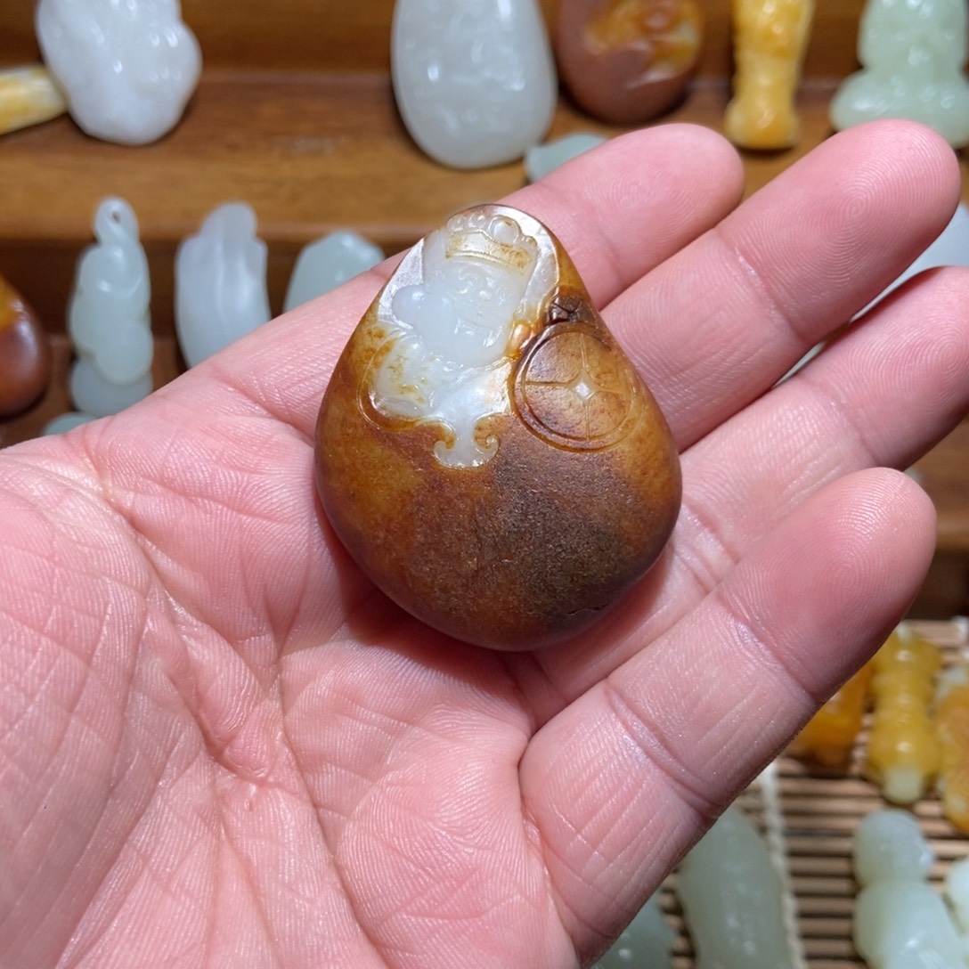 A***e和田玉未镶嵌颈饰