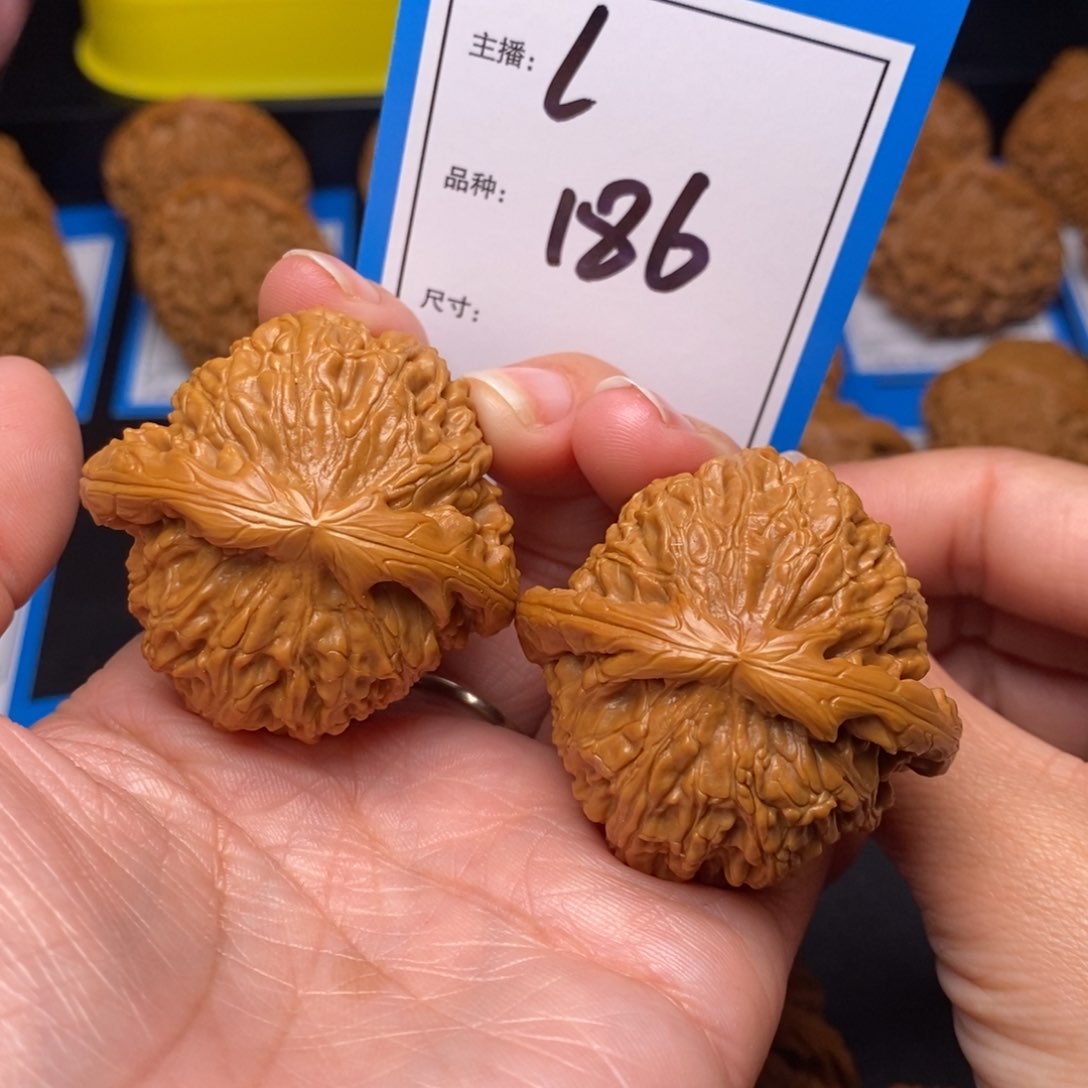 文玩核桃把件A****s43白狮子186