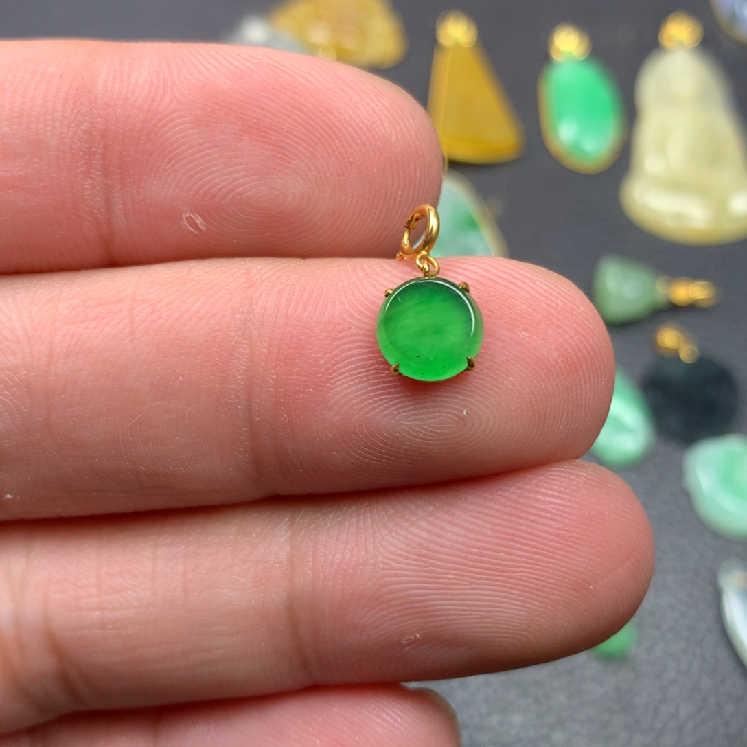 【闪购商品】颈饰18K金镶嵌翡翠翡翠