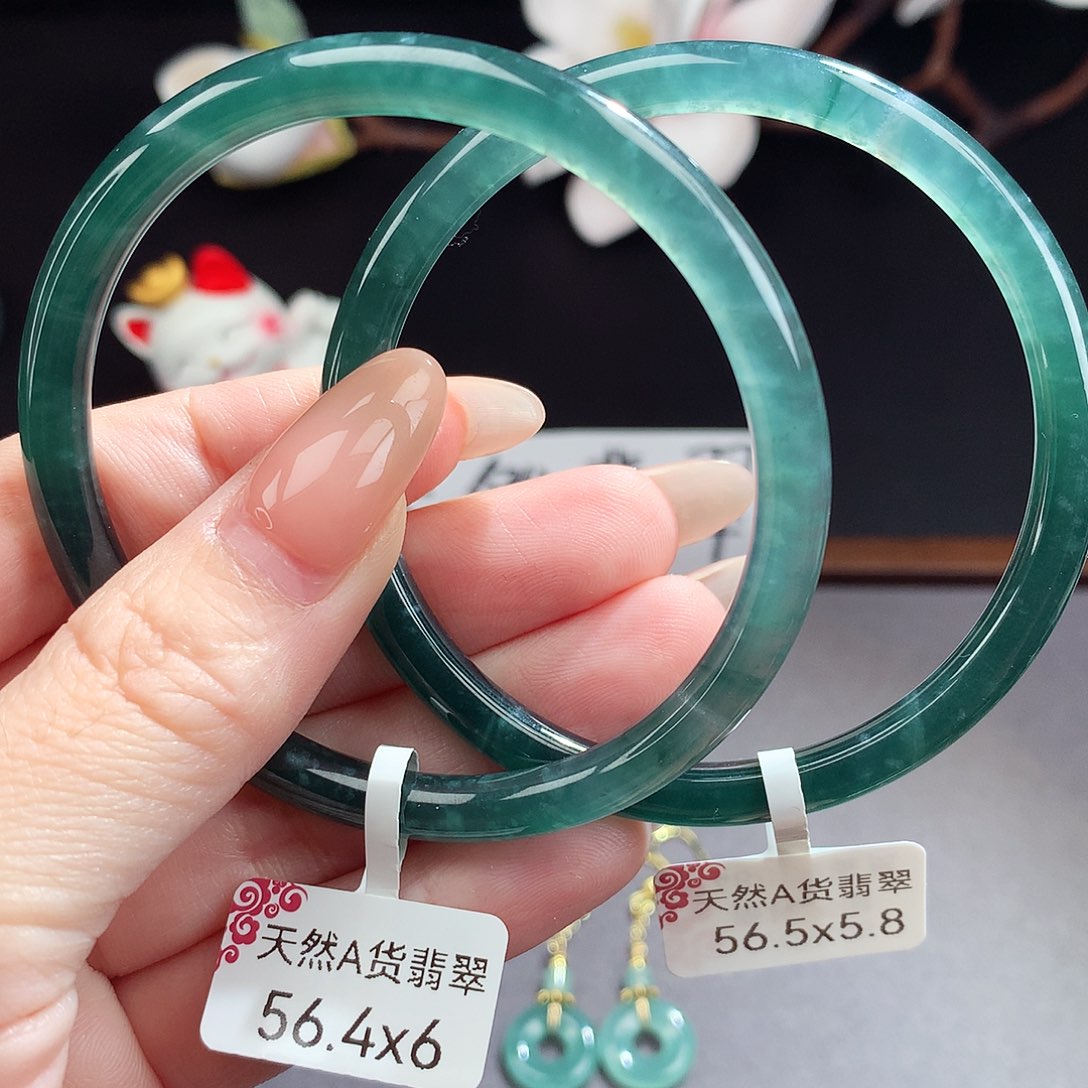 翡翠手镯（圆镯）未镶嵌