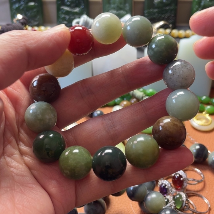 和田玉未镶嵌手串