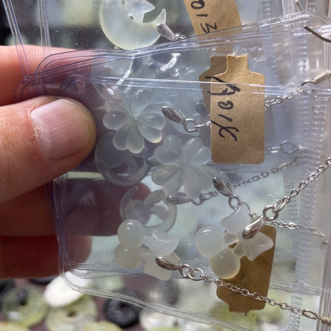 蛇纹石玉颈饰未镶嵌任选一对