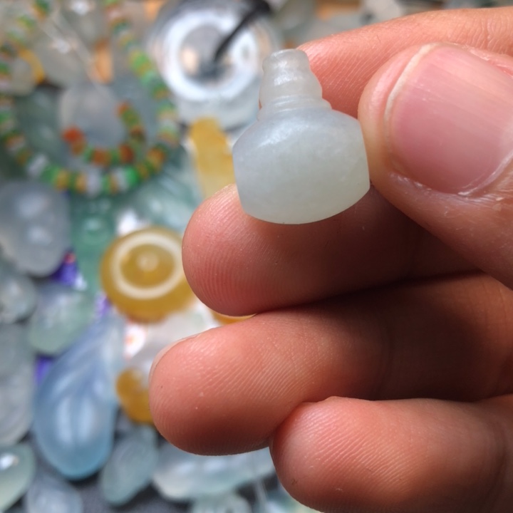 定制翡翠未镶嵌挂件