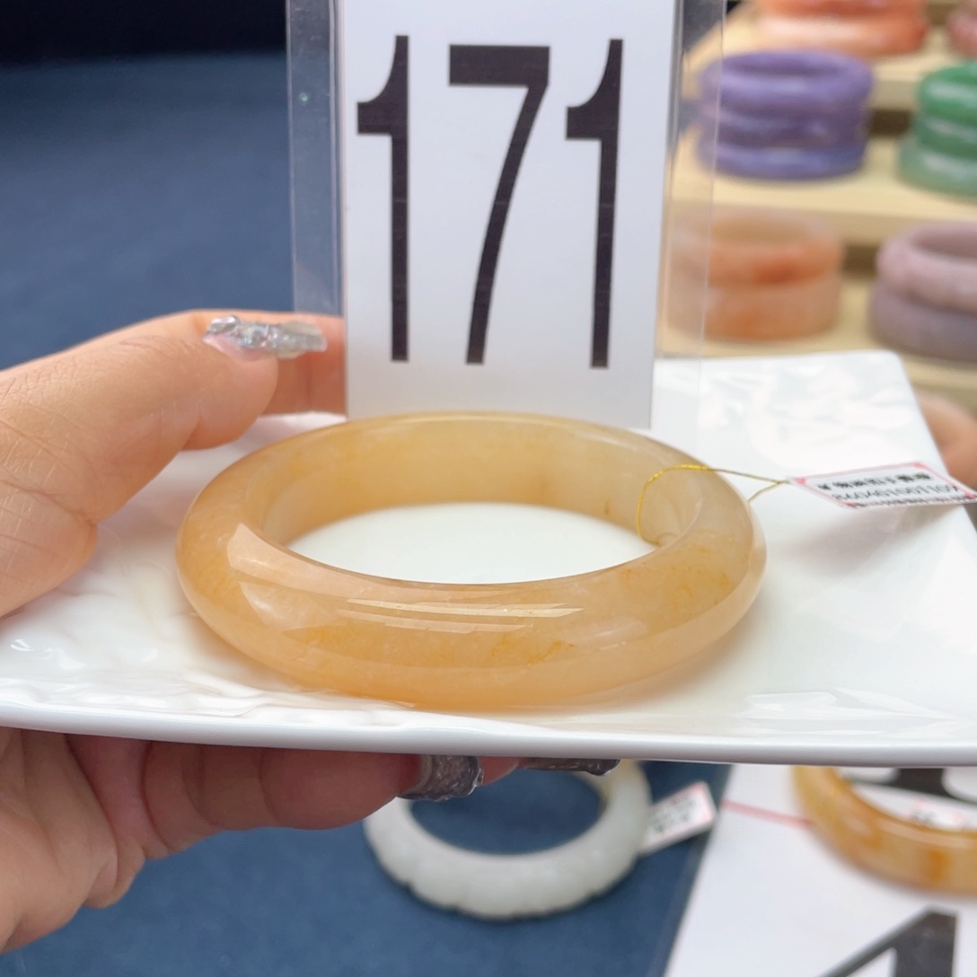 石英质玉未镶嵌手镯