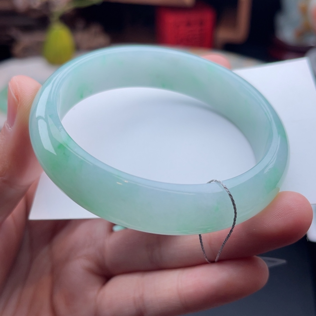 未镶嵌手镯翡翠绿翠