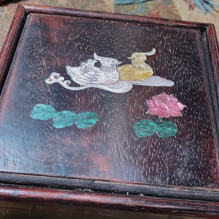 f n k j m b m l