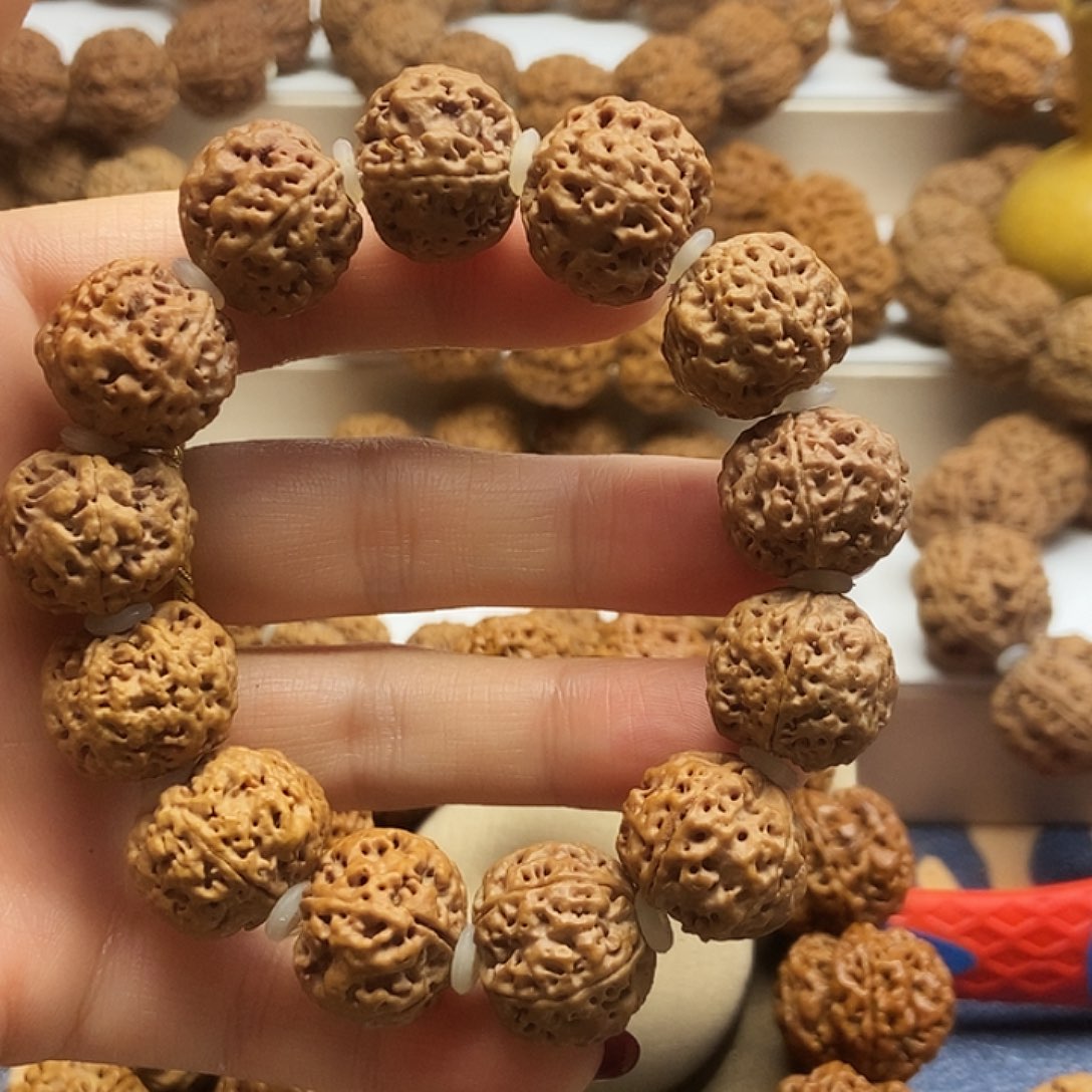 金刚菩提吊坠蜂王梅花