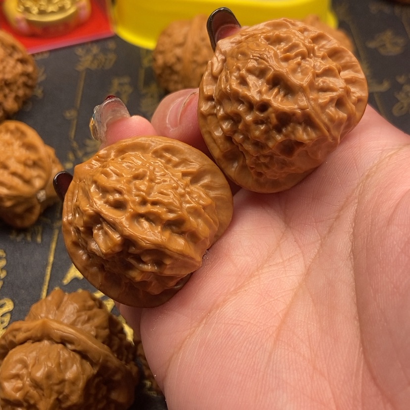 【闪购商品】文玩核桃把件宇*瓷娃娃
