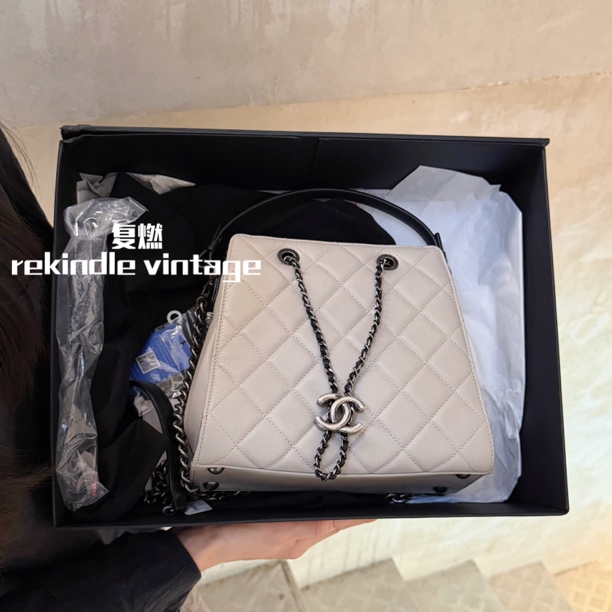 95新 Chanel/香奈儿 复燃精选/灰拼黑荔枝牛抽绳水桶包22开