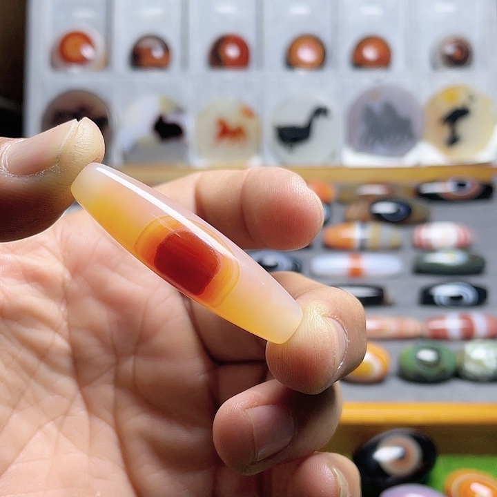 玛瑙/玉髓颈饰未镶嵌