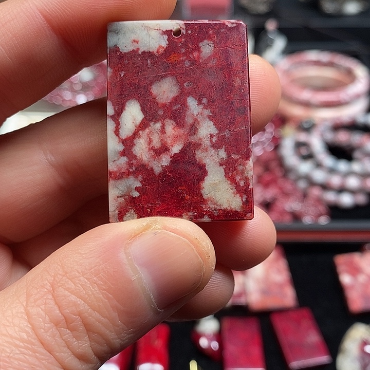 天然辰砂天然朱砂原矿无事牌 31.6克