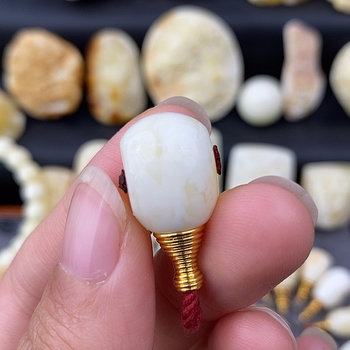 琥珀未镶嵌裸石12三通c777