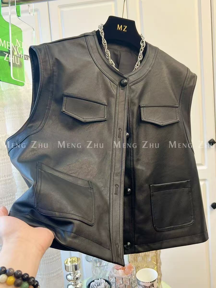 高端欧货2025新款圆领单排扣多口袋装饰坎肩无袖外套pu皮马甲女春