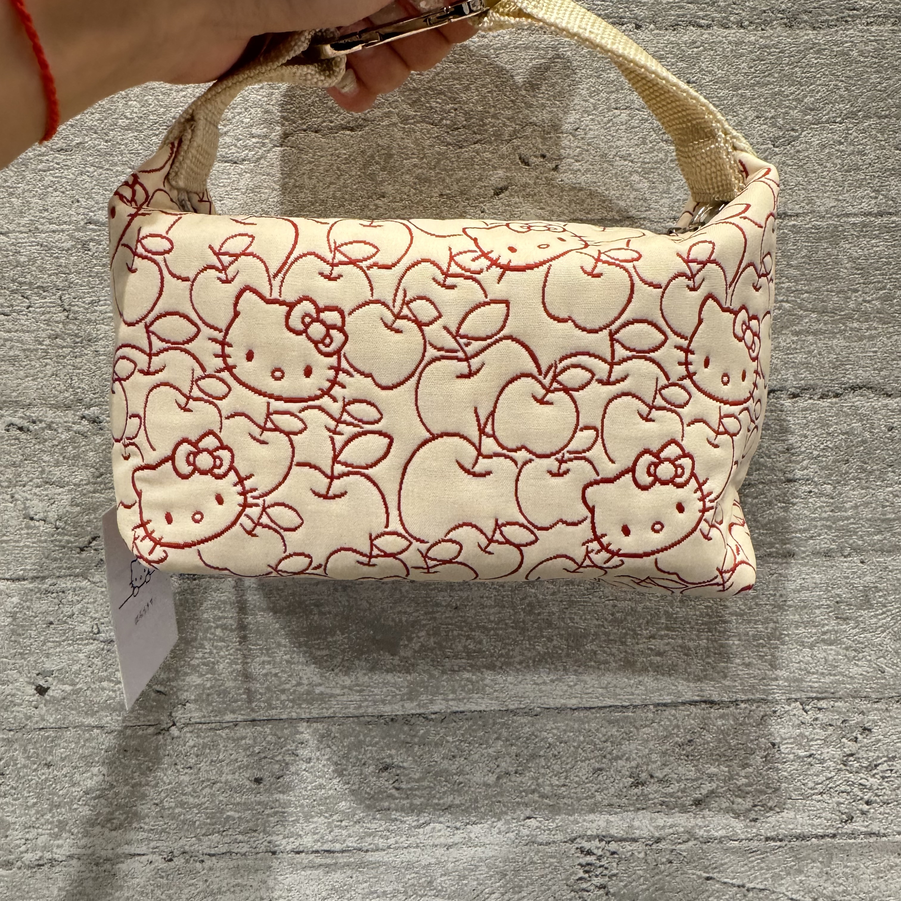 【大阪限定】Hello Kitty 红色短袖套装 Kitty饭盒 钥匙扣 日本制