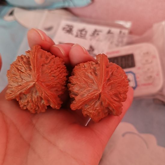 乾***房盘山文玩核桃三棱子40左右