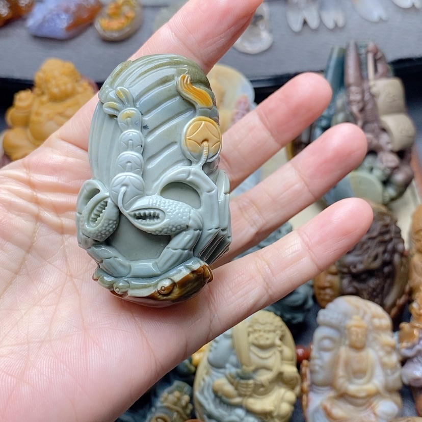 【闪购商品】定制石英质玉吊坠未镶嵌