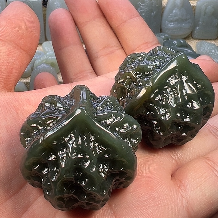 冰***啡和田玉未镶嵌颈饰