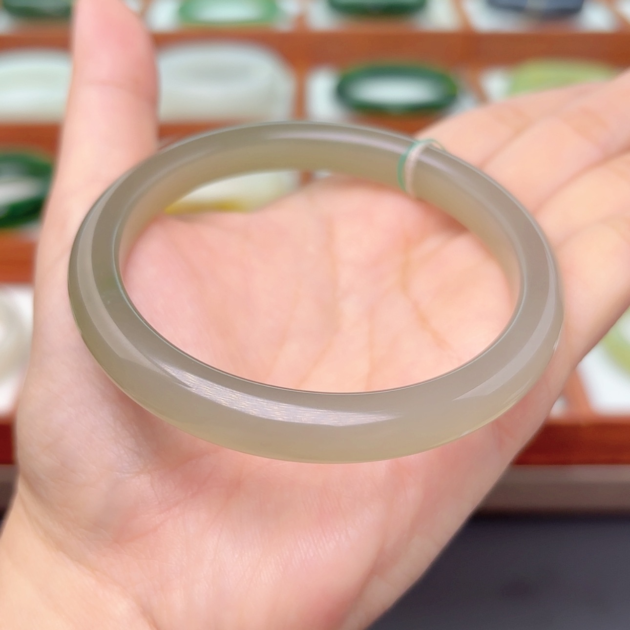 【闪购商品】未镶嵌手镯和田玉