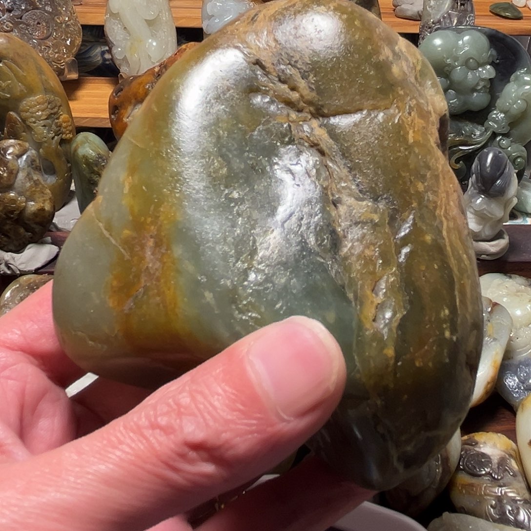 多***电和田玉未镶嵌挂件