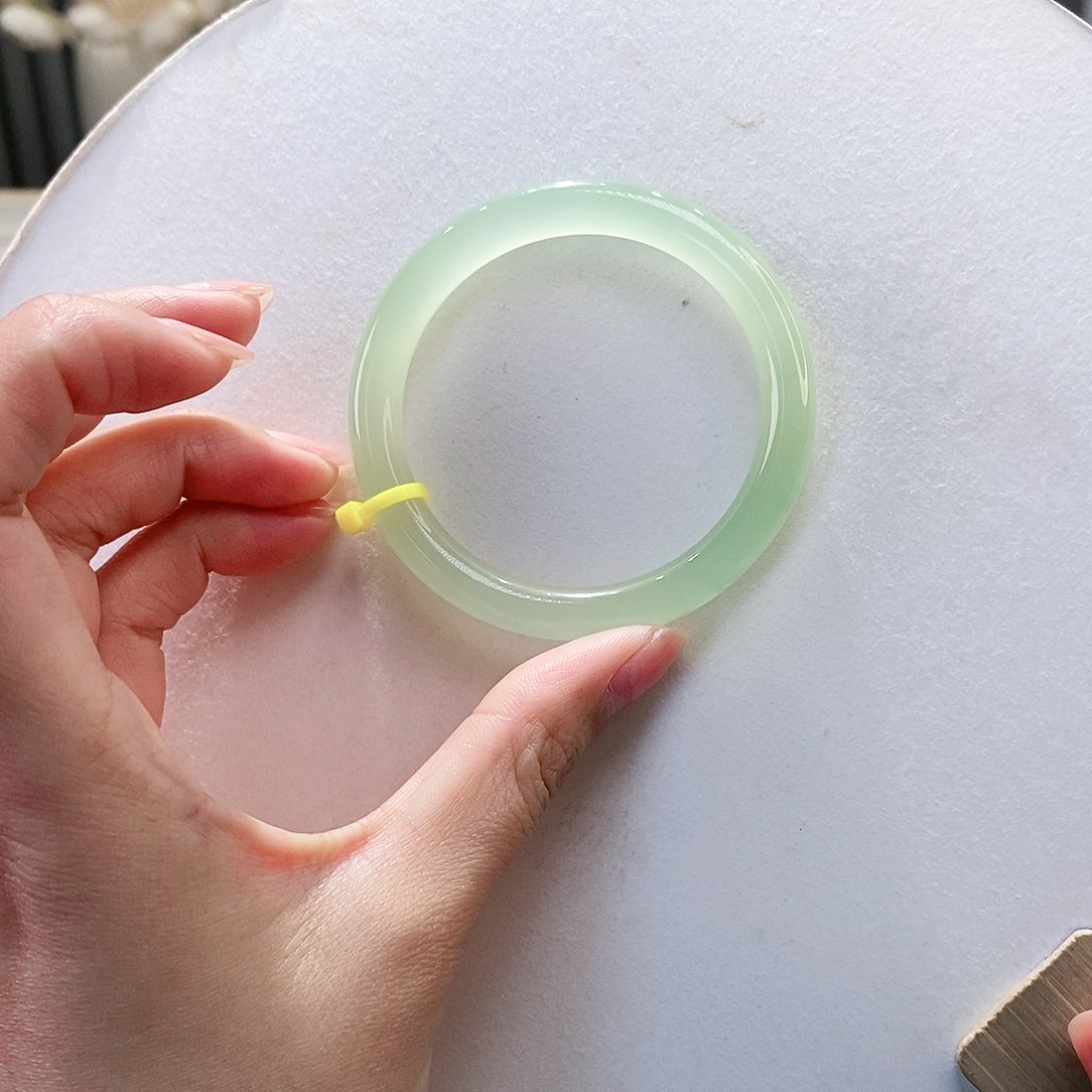 手镯玛瑙/玉髓未镶嵌51