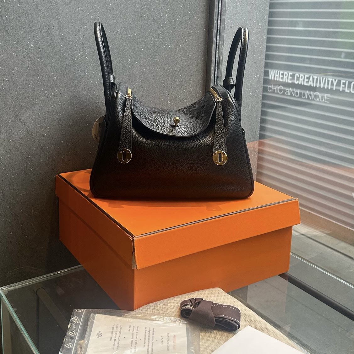 99新 Hermes/爱马仕 Lindy 30黑金 D刻 单肩包 附原盒、原尘袋