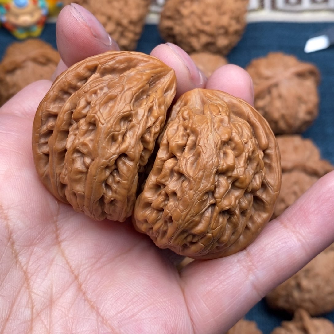 文玩核桃把件红锦鲤半壁全品