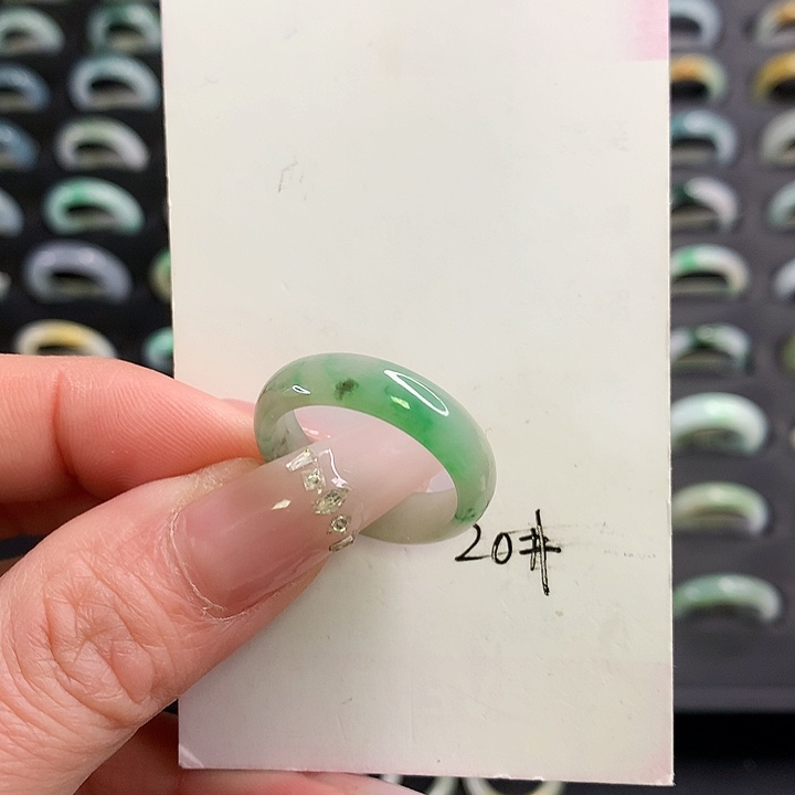 翡翠戒圈未镶嵌翡翠