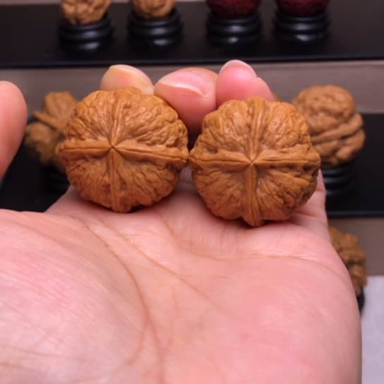 文玩核桃把件门墩四楞9