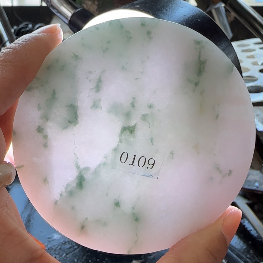 定制翡翠翡翠未镶嵌嘻****?