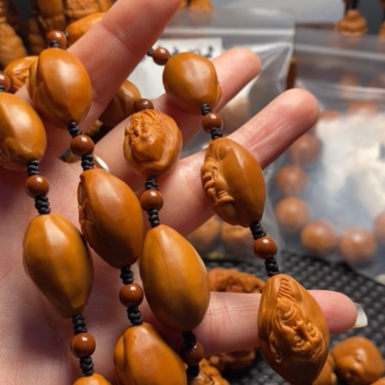 橄榄核吊坠三疯脖挂