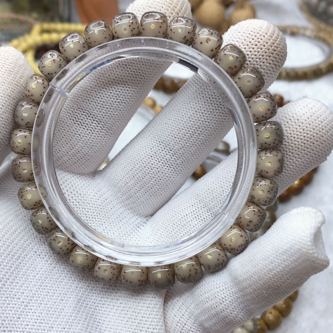 星月菩提吊坠石玉料