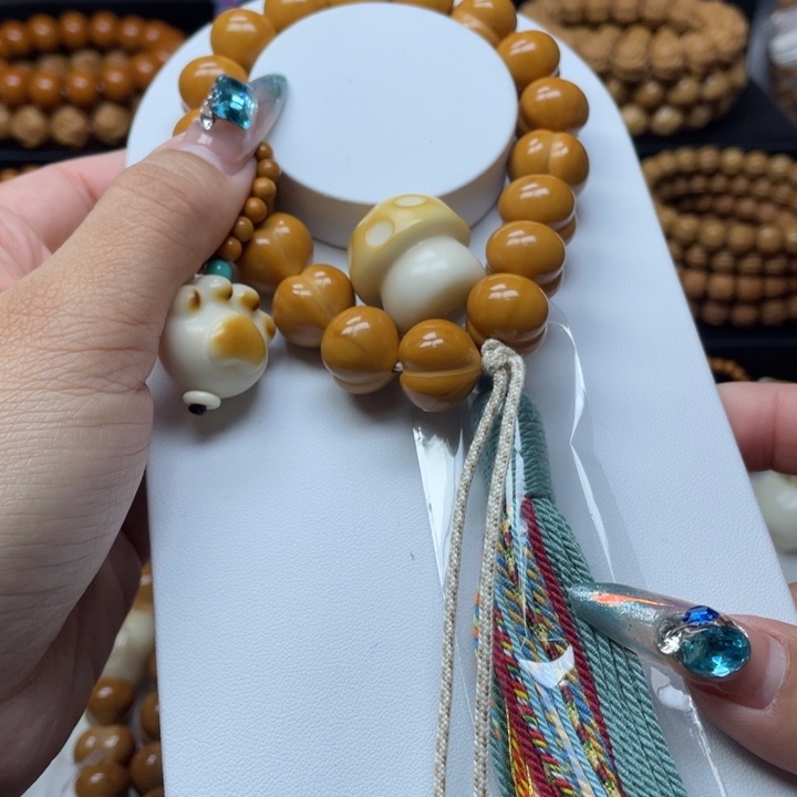 花***花吊坠猴头核桃微瑕柯基屁桃加蘑菇猫爪滴溜流苏