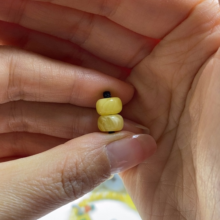 蜜蜡裸石未镶嵌孤****板尺寸8加，微瑕