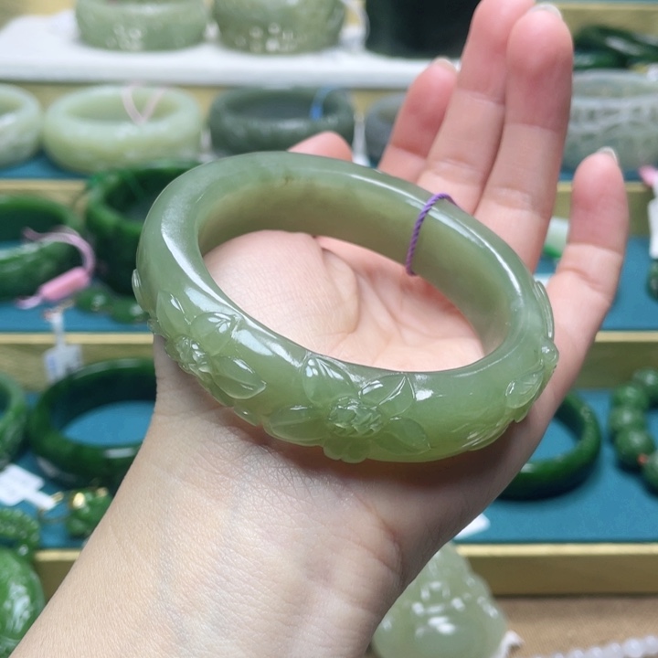 和田玉手镯58圈口 编号7未镶嵌