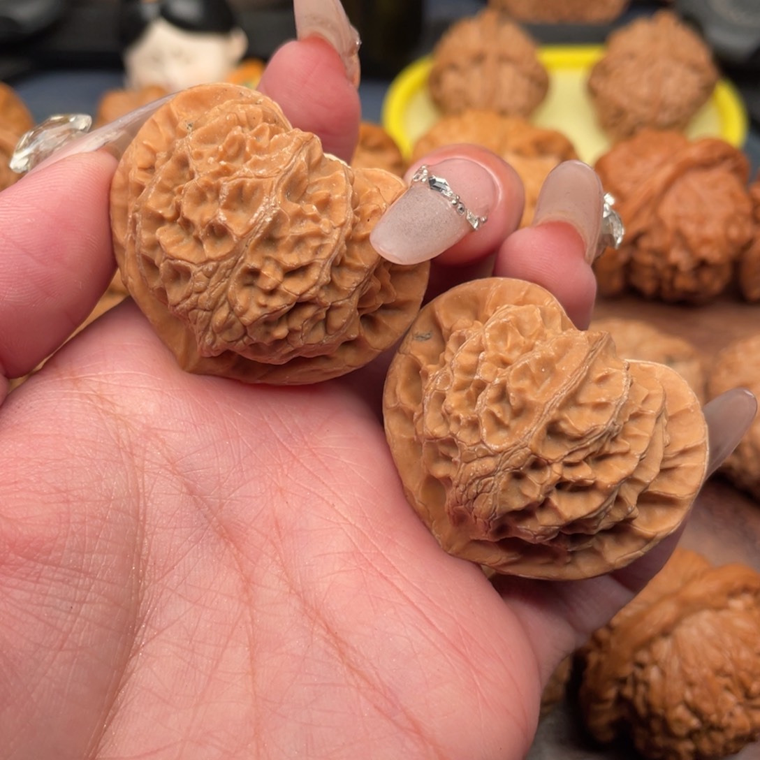 文玩核桃把件全品，毕业桃心宫灯41