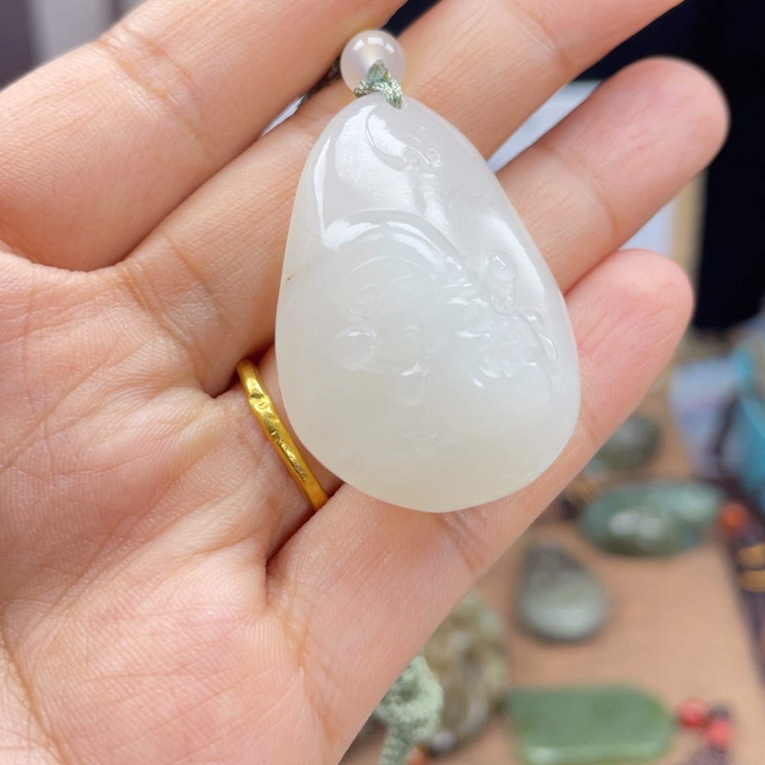 和田玉颈饰未镶嵌