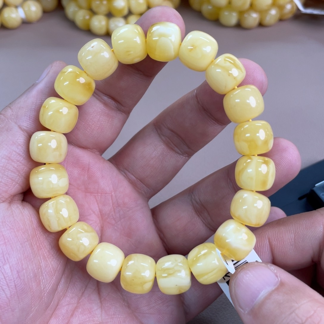 琥珀裸石未镶嵌01800000000