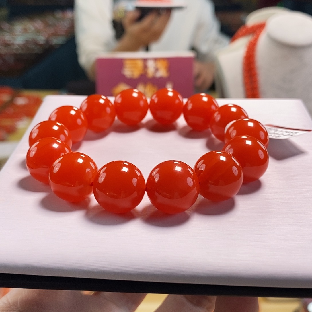 未镶嵌滴水洞  15mm  多样性发一南红玛瑙