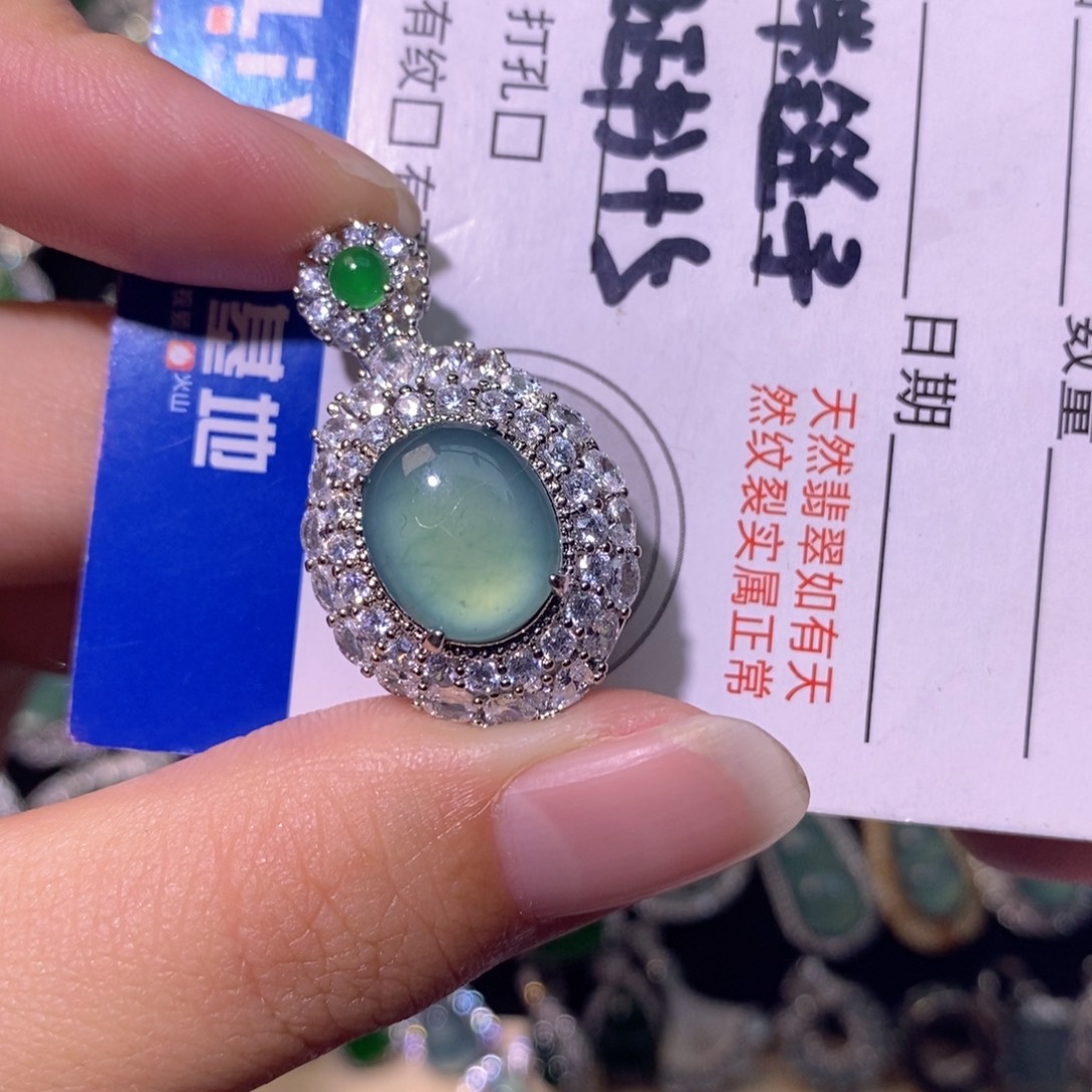 翡翠未镶嵌颈饰天然